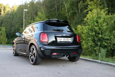 MINI Cooper John Cooper Works Steptronic — Sportive compacte 231 ch, kilométrage faible — cruscotto