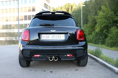MINI Cooper John Cooper Works Steptronic — Sportive compacte 231 ch, kilométrage faible — interni