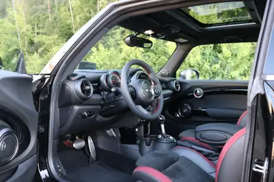 MINI Cooper John Cooper Works Steptronic — Sportive compacte 231 ch, kilométrage faible — Miniatura 17