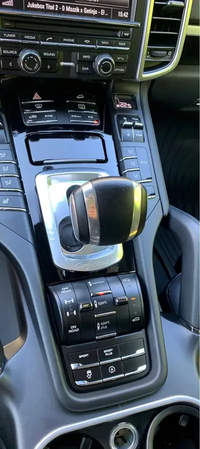 Porsche Cayenne S Diesel — SUV prestige 385 ch, 160'000 km, sans sinistre — dettaglio