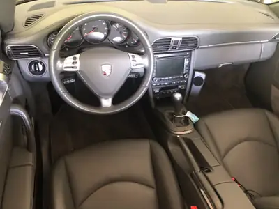Porsche 911 Cabrio Carrera 2008 — Cabriolet de légende, moteur neuf, 81'000 km — Armaturenbrett