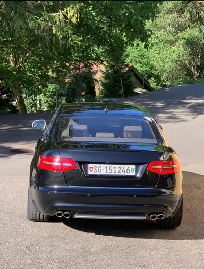 Audi S6 5.2 V10 quattro — Berline haute performance rare, 210000 km, sans accident — Innenraum