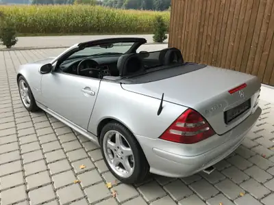 Mercedes-Benz SLK 200 Kompressor — Cabriolet sportif 2002, moteur surcompressé, seulement 15 000 km — cruscotto