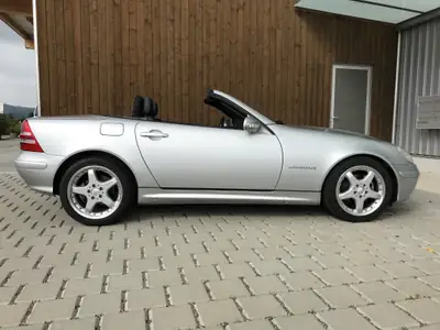 Mercedes-Benz SLK 200 Kompressor — Cabriolet sportif 2002, moteur surcompressé, seulement 15 000 km — Miniatura 18
