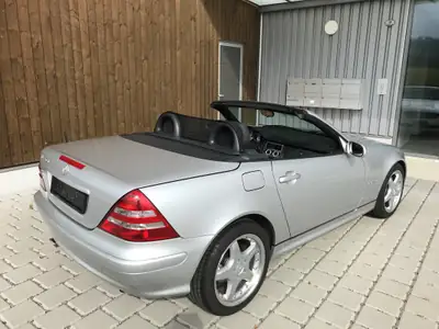 Mercedes-Benz SLK 200 Kompressor — Cabriolet sportif 2002, moteur surcompressé, seulement 15 000 km — Miniatura 16