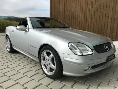 Mercedes-Benz SLK 200 Kompressor — Cabriolet sportif 2002, moteur surcompressé, seulement 15 000 km — Miniatura 17