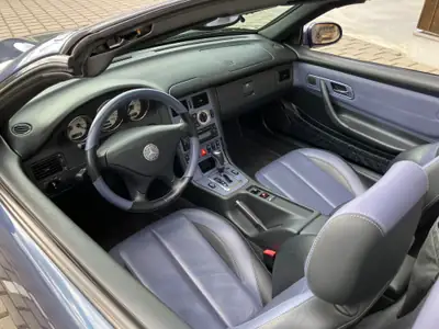 Mercedes-Benz SLK 320 — Cabriolet sportif 2000, 218 ch et design rétro — Miniature 8