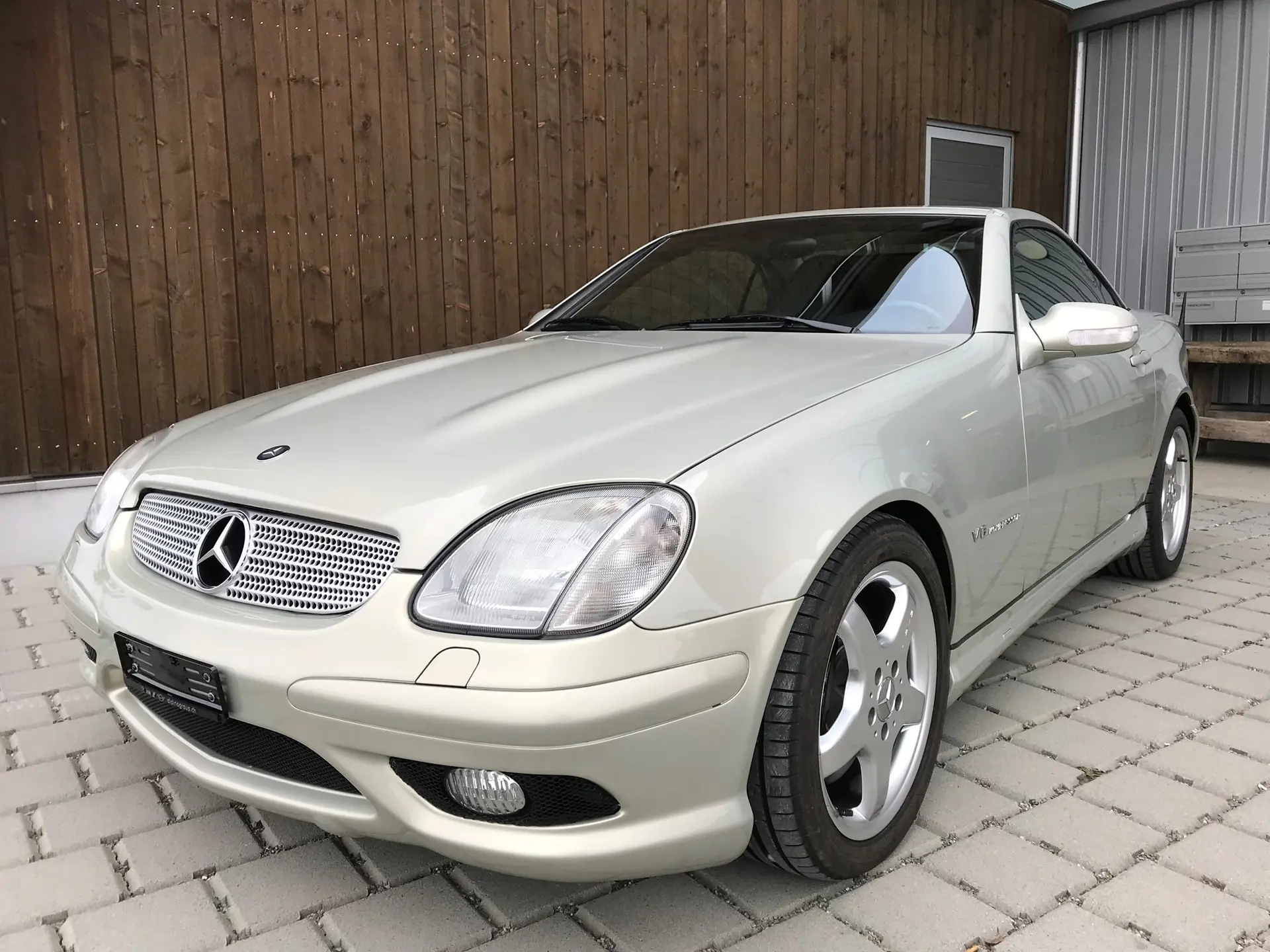 Mercedes-Benz SLK 32 AMG — Cabriolet haute performance, 354 ch d'exception
