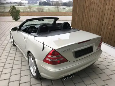 Mercedes-Benz SLK 32 AMG — Cabriolet haute performance, 354 ch d'exception — dettaglio