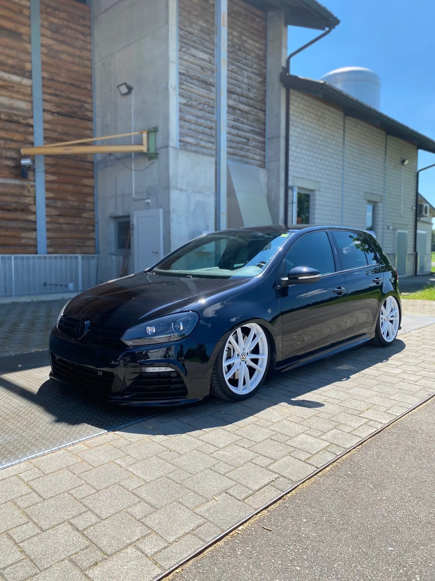 VW Golf 2.0 TSI R 4Motion DSG — Performance all-terrain, 270 ch et suspension Airride — Außenansicht