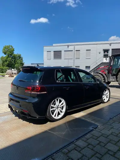 VW Golf 2.0 TSI R 4Motion DSG — Performance all-terrain, 270 ch et suspension Airride — Miniatur 7