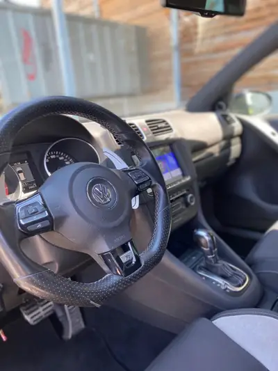 VW Golf 2.0 TSI R 4Motion DSG — Performance all-terrain, 270 ch et suspension Airride — Miniatur 15