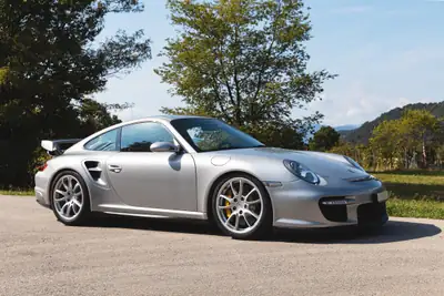 Porsche 911 GT2 2008 — Supercar légendaire, 530 ch et seulement 44'554 km — vue extérieure