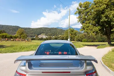 Porsche 911 GT2 2008 — Supercar légendaire, 530 ch et seulement 44'554 km — Miniature 13