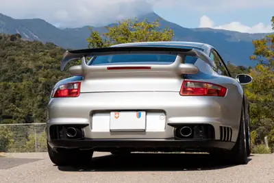 Porsche 911 GT2 2008 — Supercar légendaire, 530 ch et seulement 44'554 km — Miniature 14