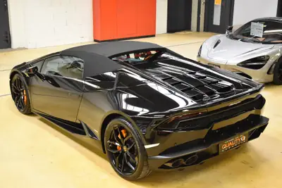 Lamborghini Huracán LP610-4 Spyder DCT — Supercar décapotable, 49 000 km seulement — Miniature 7