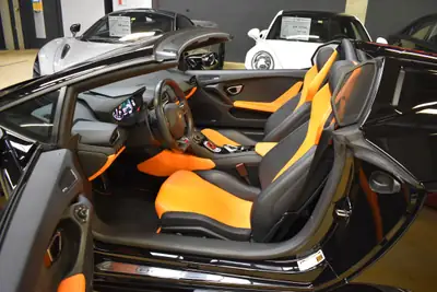 Lamborghini Huracán LP610-4 Spyder DCT — Supercar décapotable, 49 000 km seulement — Miniature 16