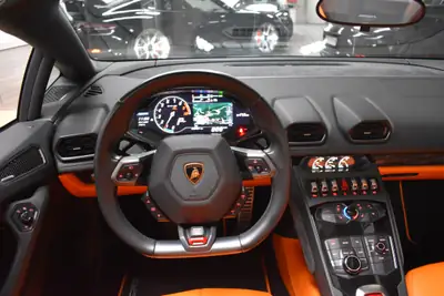 Lamborghini Huracán LP610-4 Spyder DCT — Supercar décapotable, 49 000 km seulement — Miniature 20