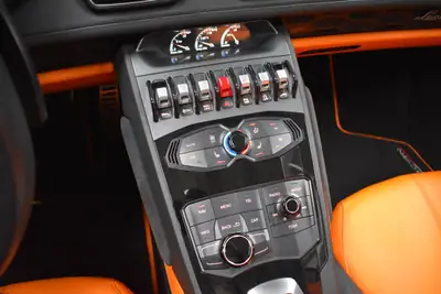Lamborghini Huracán LP610-4 Spyder DCT — Supercar décapotable, 49 000 km seulement — Miniature 22