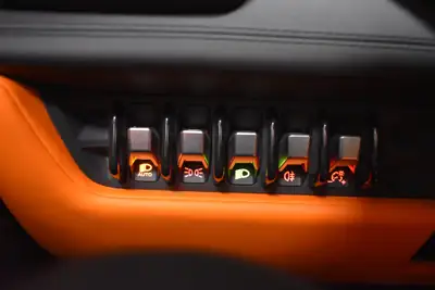 Lamborghini Huracán LP610-4 Spyder DCT — Supercar décapotable, 49 000 km seulement — Miniature 26