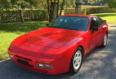 Porsche 944 Turbo Cup 1987 — Légende sportive en condition exceptionnelle — vista esterna