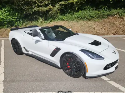 Chevrolet Corvette Convertible Z06 — Légendaire muscle car américain, 660 ch et transmission manuelle — côté