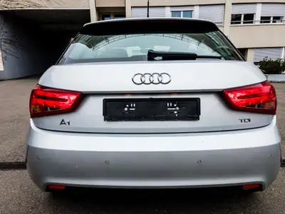Audi A1 1.6 TDI Ambition — Citadine économique et fiable, 92 500 km — Miniatura 10