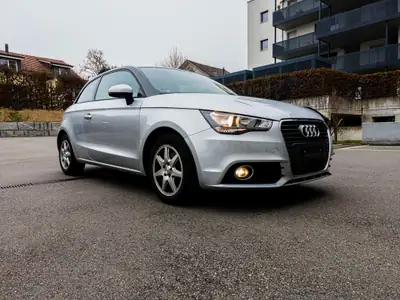 Audi A1 1.6 TDI Ambition — Citadine économique et fiable, 92 500 km — Miniatura 11