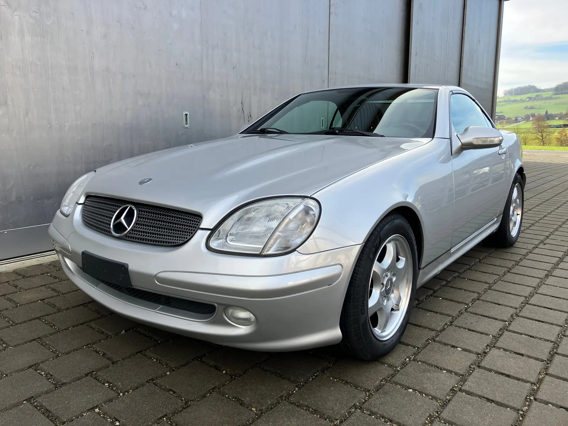 Mercedes-Benz SLK 200 Kompressor 2001 — Roadster élégant, ultra-compacte avec 16'900 km — vista esterna