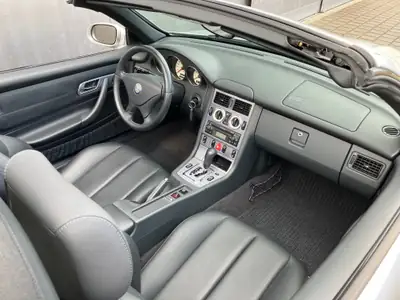 Mercedes-Benz SLK 200 Kompressor 2001 — Roadster élégant, ultra-compacte avec 16'900 km — Miniatura 7