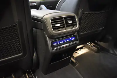 Mercedes-Benz GLE Coupé 400 d AMG 4Matic — Diesel 330 ch, design affirmé et motricité maximale — Miniature 30