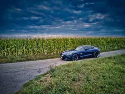 Mercedes-AMG GT Speedshift DCT — Coupé sportif 510 ch, kilométrage minimaliste — intérieur
