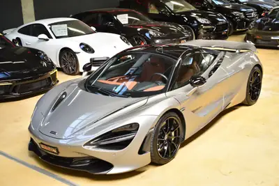 McLaren 720S Coupé Luxury — Supercar britannique 720 ch, premier propriétaire suisse — côté