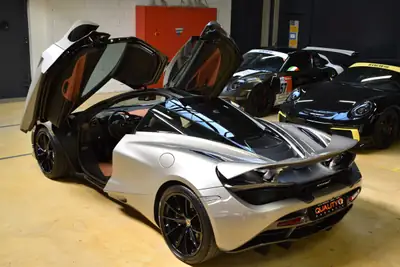 McLaren 720S Coupé Luxury — Supercar britannique 720 ch, premier propriétaire suisse — Miniature 9