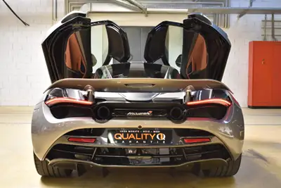 McLaren 720S Coupé Luxury — Supercar britannique 720 ch, premier propriétaire suisse — Miniature 7