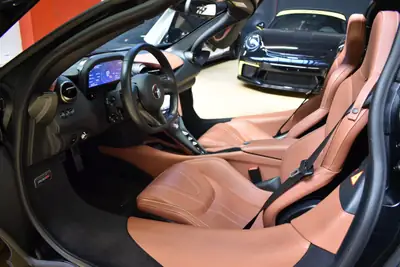 McLaren 720S Coupé Luxury — Supercar britannique 720 ch, premier propriétaire suisse — Miniature 15