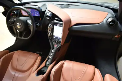McLaren 720S Coupé Luxury — Supercar britannique 720 ch, premier propriétaire suisse — Miniature 18