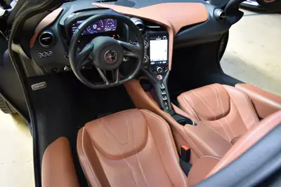 McLaren 720S Coupé Luxury — Supercar britannique 720 ch, premier propriétaire suisse — Miniature 16
