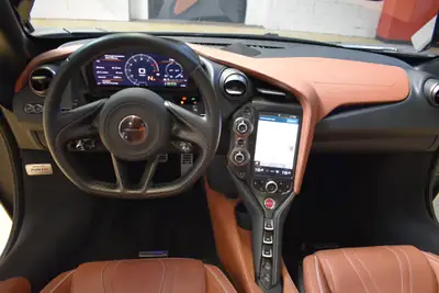 McLaren 720S Coupé Luxury — Supercar britannique 720 ch, premier propriétaire suisse — Miniature 19