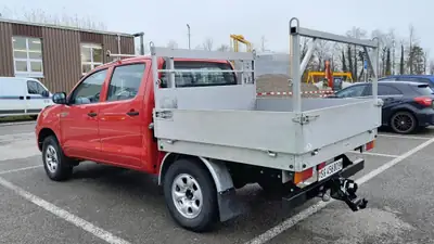 Toyota HI-LUX 2,5 D4D 4x4 — Rarité restaurée, châssis et carrosserie neufs, 100% sans rouille — Miniature 8