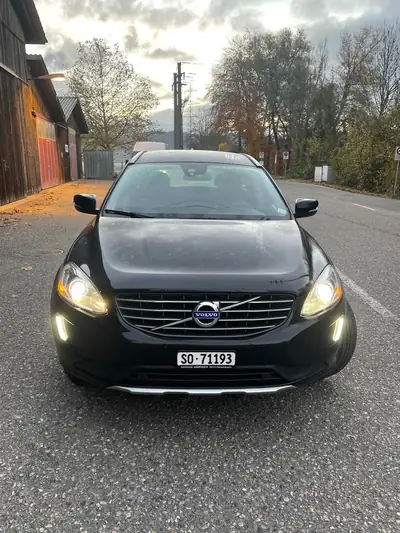 Volvo XC60 D4 AWD Husky — 230 ch, tout-terrain premium, 81 000 km — vista esterna