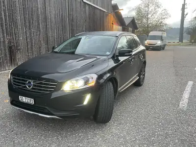 Volvo XC60 D4 AWD Husky — 230 ch, tout-terrain premium, 81 000 km — interni