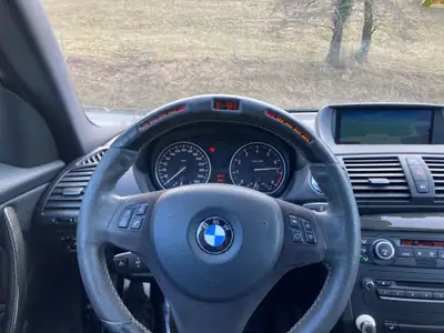 BMW 135i Coupé 2009 — Sportive Compacte, 306 ch et Boîte Courte — interni