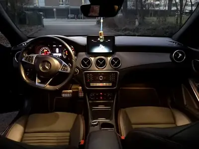 Mercedes-Benz CLA 220 Diesel AMG Line — Coupé élégant, 120'000 km, sans sinistre — Miniatura 8