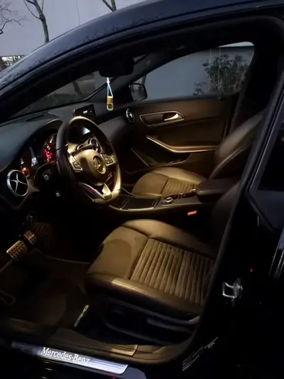 Mercedes-Benz CLA 220 Diesel AMG Line — Coupé élégant, 120'000 km, sans sinistre — Miniatura 7