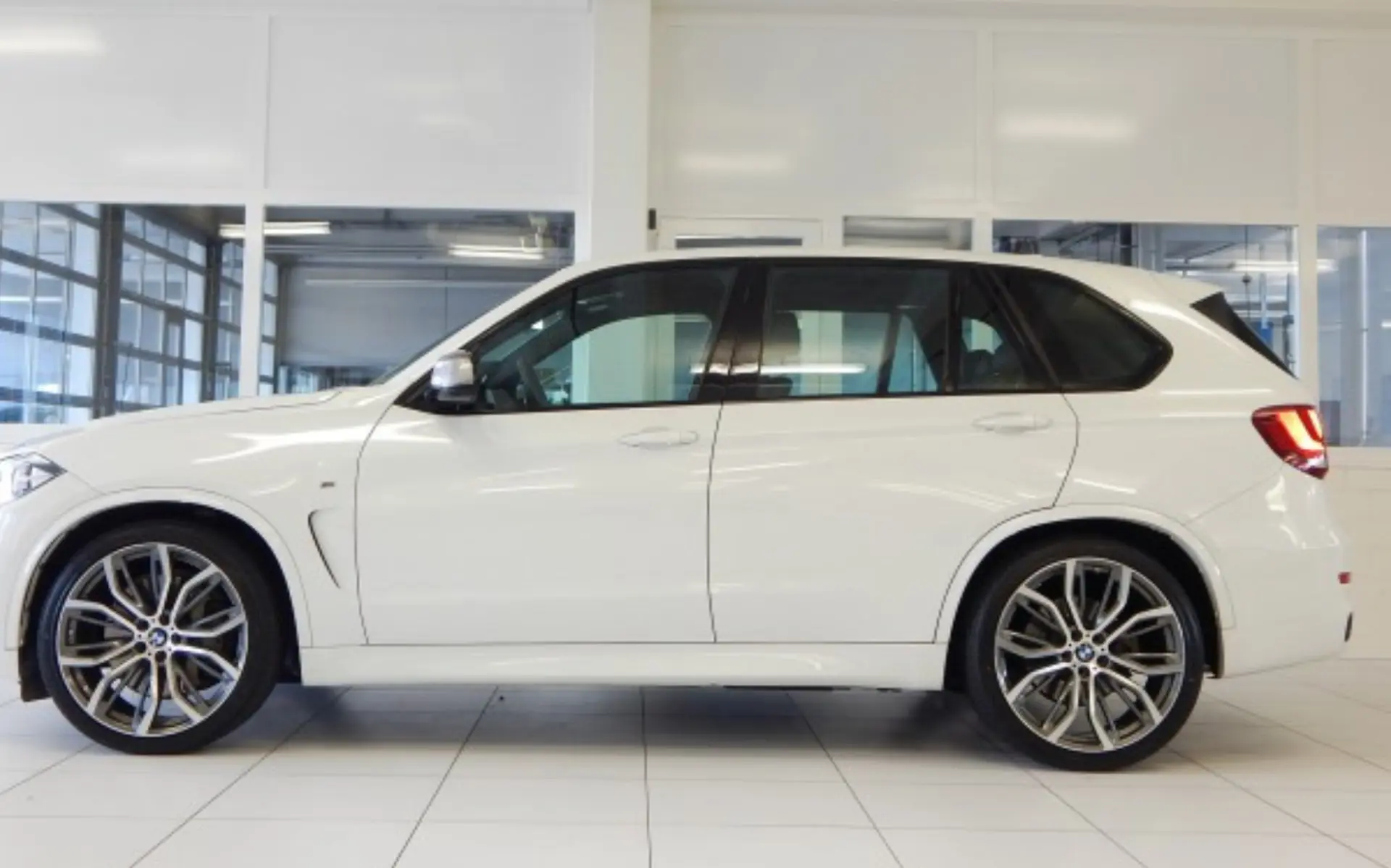 BMW X5 xDrive M50d — SUV premium diesel 381 ch, parfaitement entretenu — Außenansicht