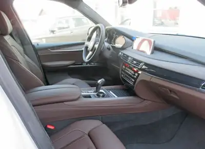 BMW X5 xDrive M50d — SUV premium diesel 381 ch, parfaitement entretenu — Heckansicht