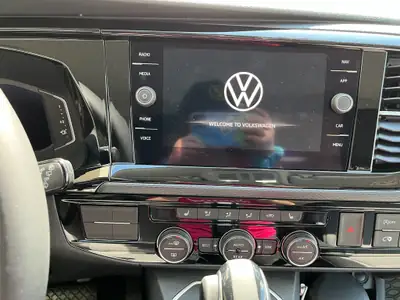 VW T6.1 Caravelle 2.0 TDI Highline — Monospace 8 places, transmission DSG, finition premium — Miniature 17