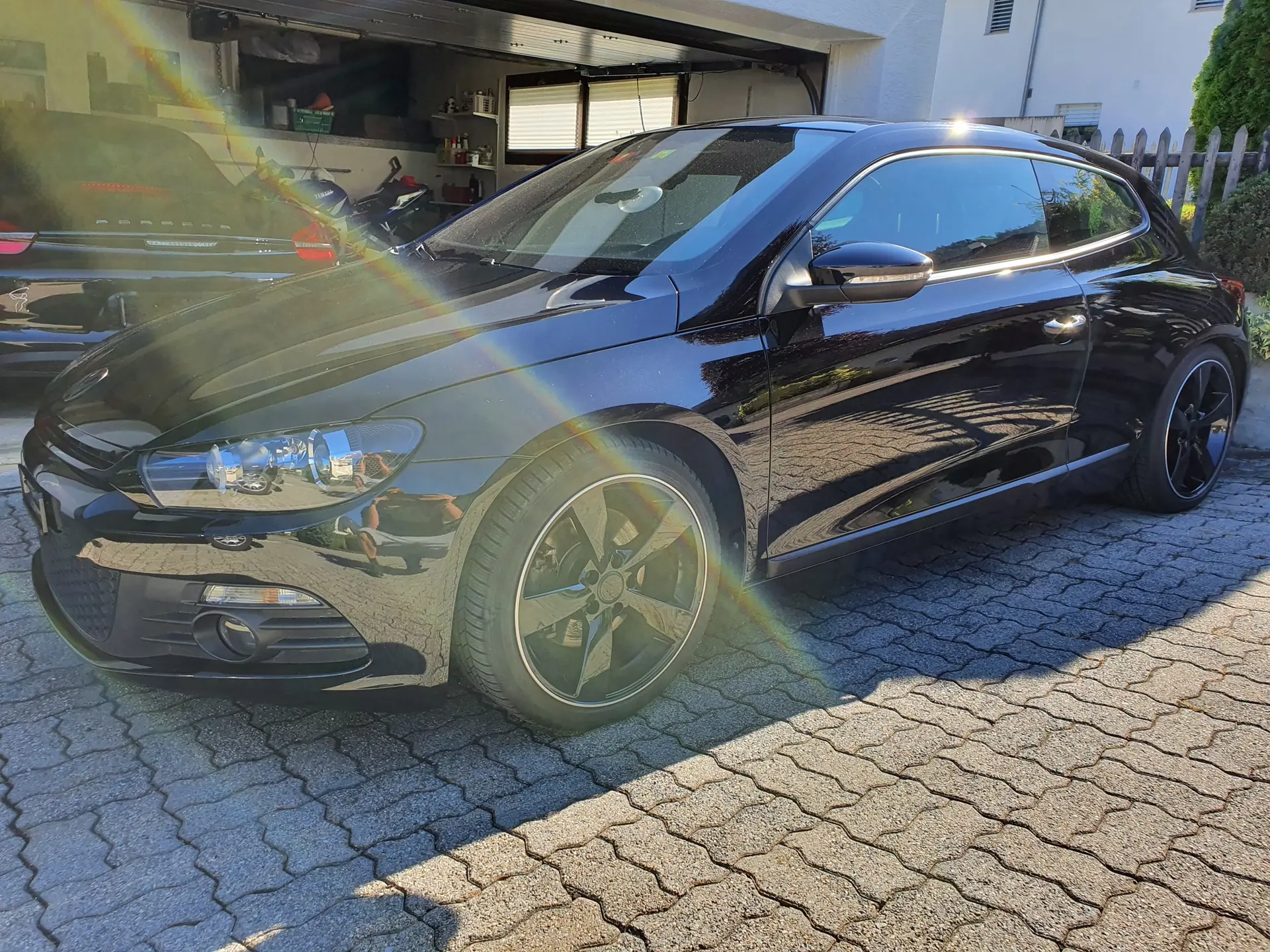 VW Scirocco 2.0 TSI DSG — Coupé sportif 255 ch, entretien AMAG, 71 000 km — vue extérieure