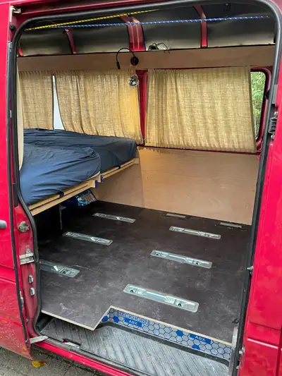 Mercedes-Benz Sprinter 312 D — Utilitaire robuste 9 places, 4x4 Allrad, seulement 54'000 km — intérieur